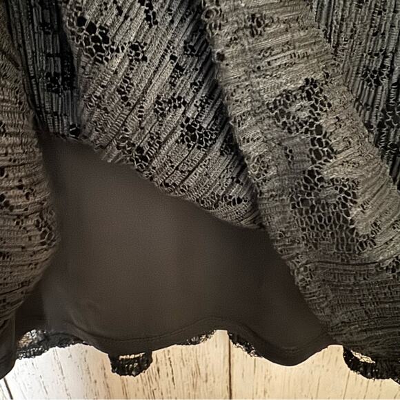 Adrianna Papell Women's Flowy Black Long Sleeve Lace Lined Blouse Sz S - Picture 4 of 10